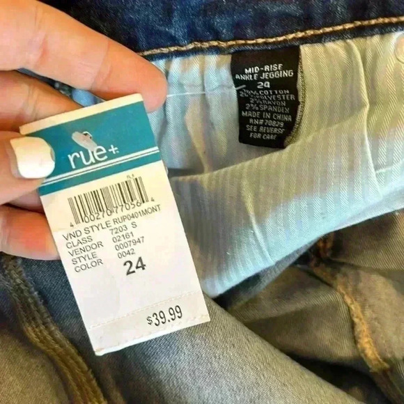 4/$25 NWT Rue21 Mid Rise Ankle Jeggings Blue Distressed Double Roll Plus Sizes - Picture 11 of 12